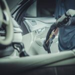 Tapicerka samochodowa – co powinno zawierać kompleksowe czyszczenie wnętrza pojazdu?